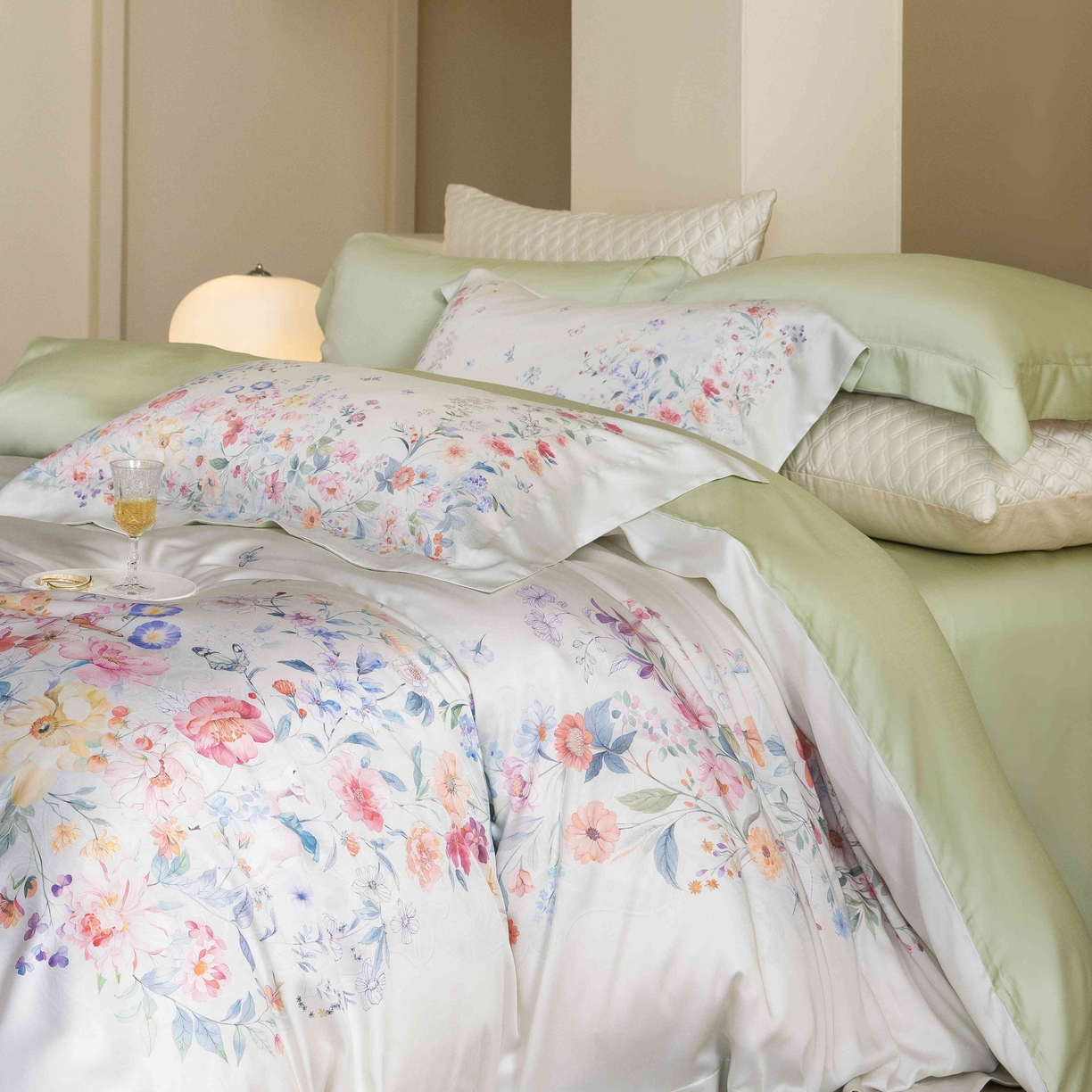 91家纺网 家纺一手货源 找家纺 佳汐蓝家纺 2026新款60天丝印花大版花四件套 蓝姗园 玉