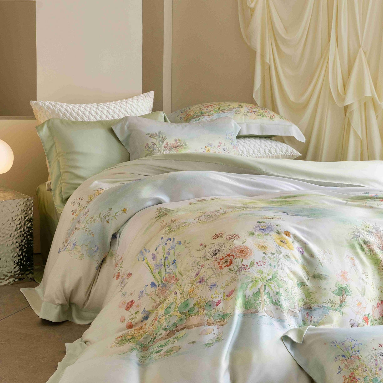 91家纺网 家纺一手货源 找家纺 佳汐蓝家纺 2026新款60天丝印花大版花四件套 夏怡花园 黄绿