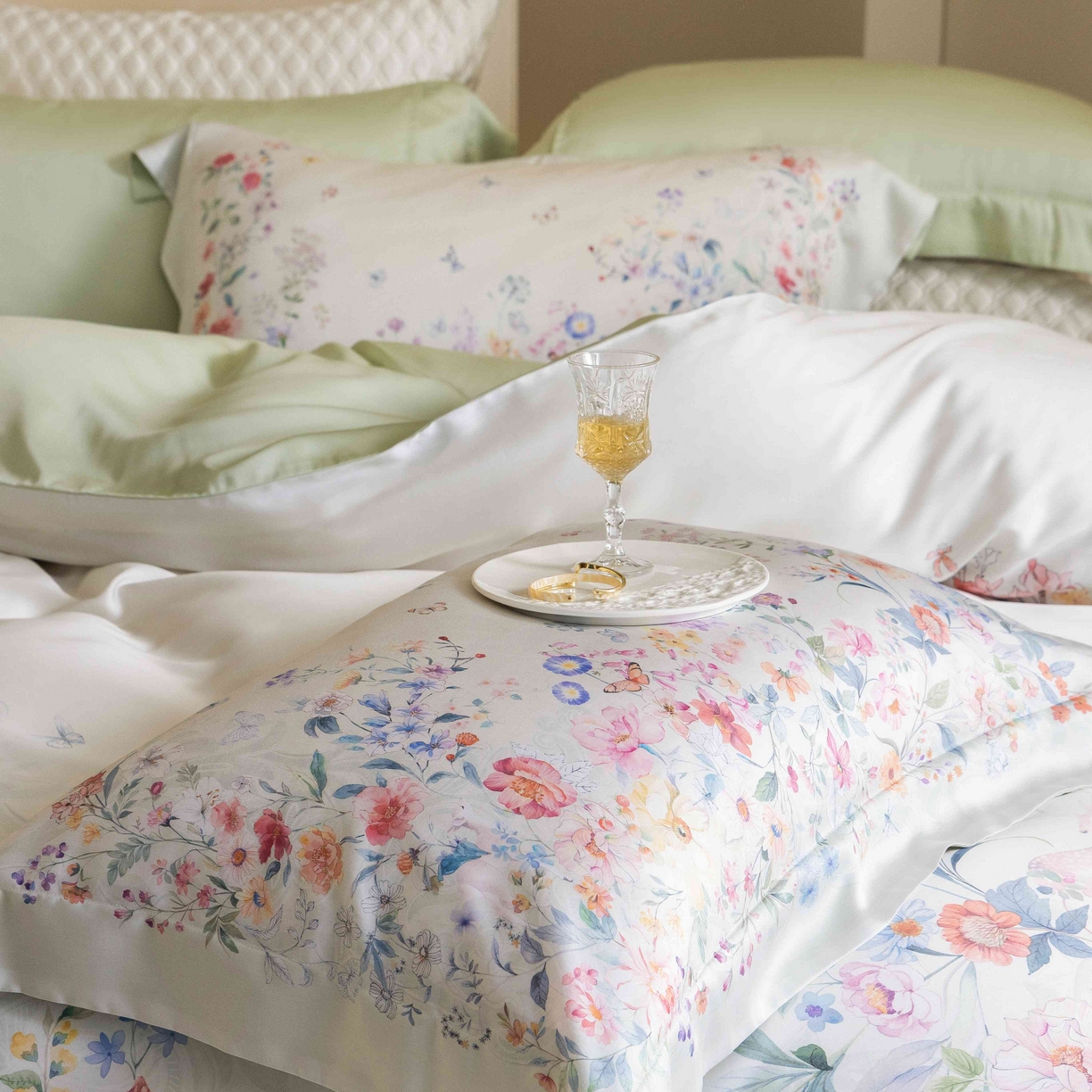 91家纺网 家纺一手货源 找家纺 佳汐蓝家纺 2026新款60天丝印花大版花四件套 蓝姗园 玉