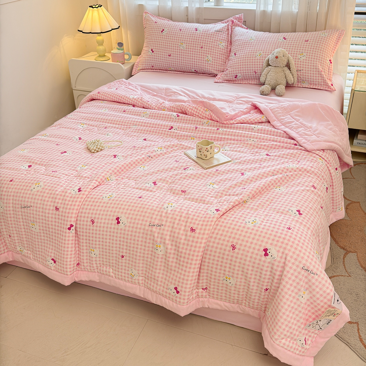 91家纺网 家纺一手货源 找家纺 西域种棉人·千百笠 2026新款A类印花手包边凌香新疆棉花夏被 凌香 格林童话