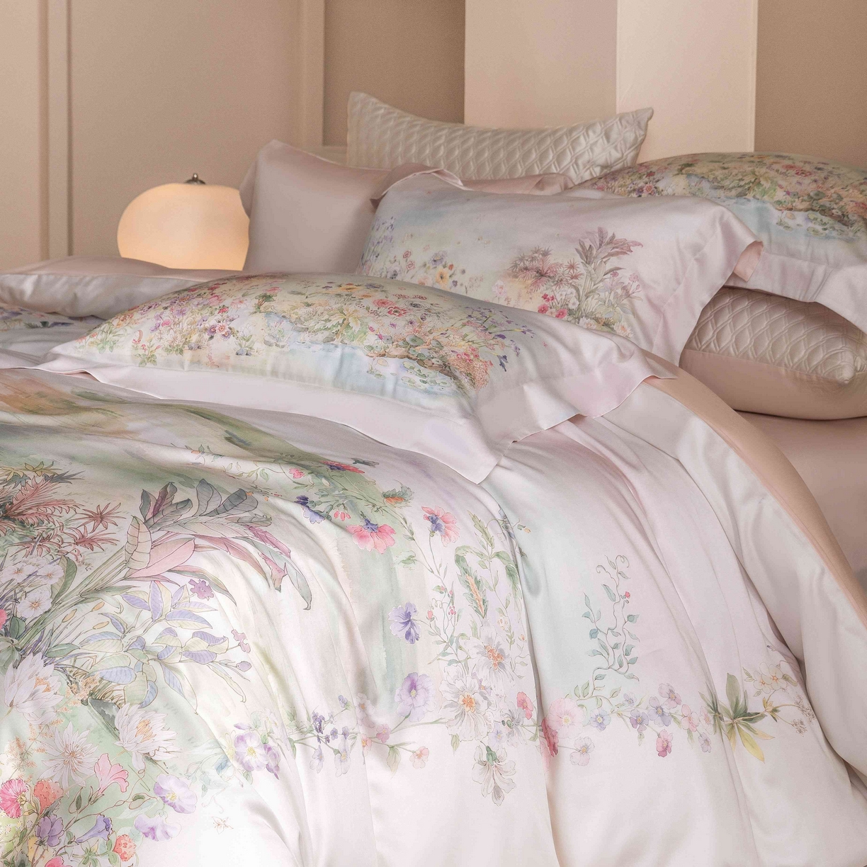 91家纺网 家纺一手货源 找家纺 佳汐蓝家纺 2026新款60天丝印花大版花四件套 天丝 夏怡花园 粉绿