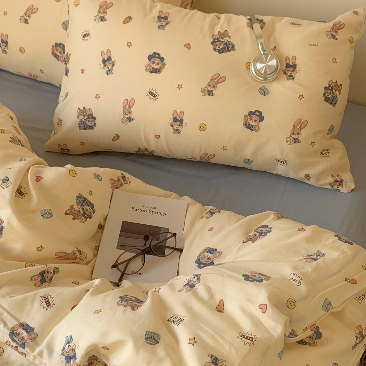 91家纺网 家纺一手货源 找家纺 桃喜 2026春夏新款全棉纯棉双层纱系列四件套 双层纱-兔子狐狸搭档