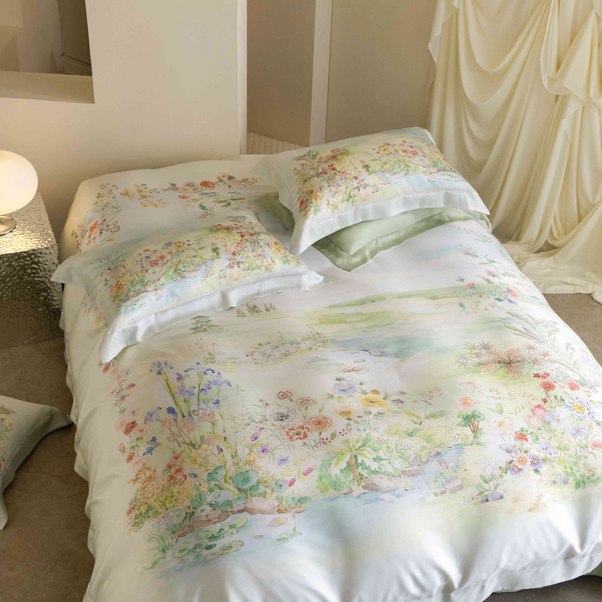 91家纺网 家纺一手货源 找家纺 佳汐蓝家纺 2026新款60天丝印花大版花四件套 夏怡花园 黄绿