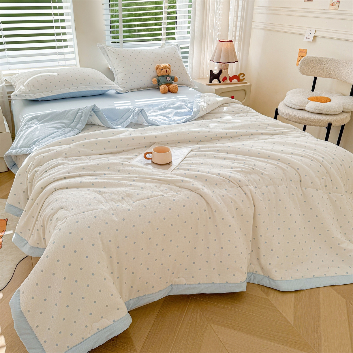 91家纺网 家纺一手货源 找家纺 西域种棉人·千百笠 2026新款A类新疆棉花夏凉被加宽包边水洗棉卡通印花吸湿透气棉花夏被空调被 云感波点