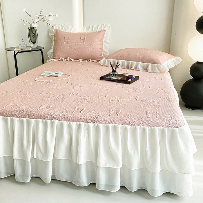 91家纺网 家纺一手货源 找家纺 佰亿莱 2026新款凉感豆豆提花床裙款凉席手捧花系列 手捧花粉