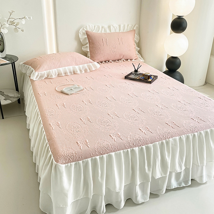 91家纺网 家纺一手货源 找家纺 佰亿莱 2026新款凉感豆豆提花床裙款凉席手捧花系列 手捧花粉