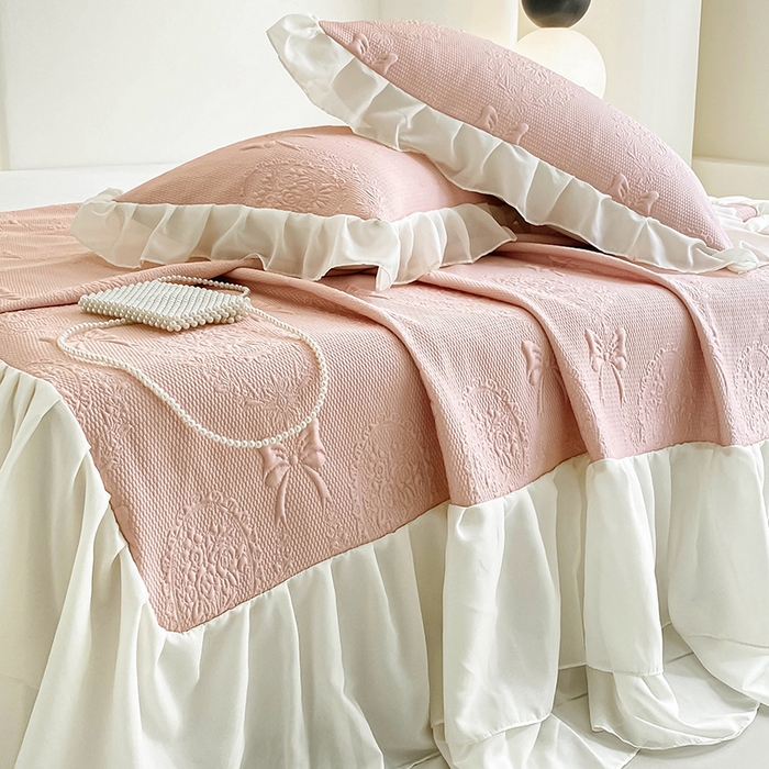 91家纺网 家纺一手货源 找家纺 佰亿莱 2026新款凉感豆豆提花床裙款凉席手捧花系列 手捧花粉