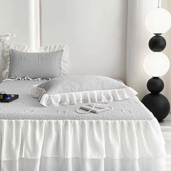 91家纺网 家纺一手货源 找家纺 佰亿莱 2026新款凉感豆豆提花床裙款凉席手捧花系列 手捧花灰