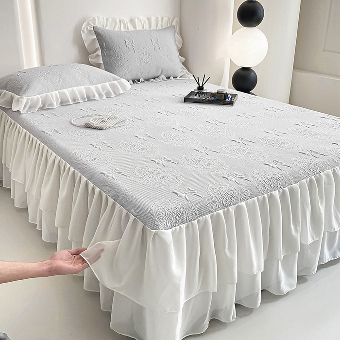 91家纺网 家纺一手货源 找家纺 佰亿莱 2026新款凉感豆豆提花床裙款凉席手捧花系列 手捧花灰