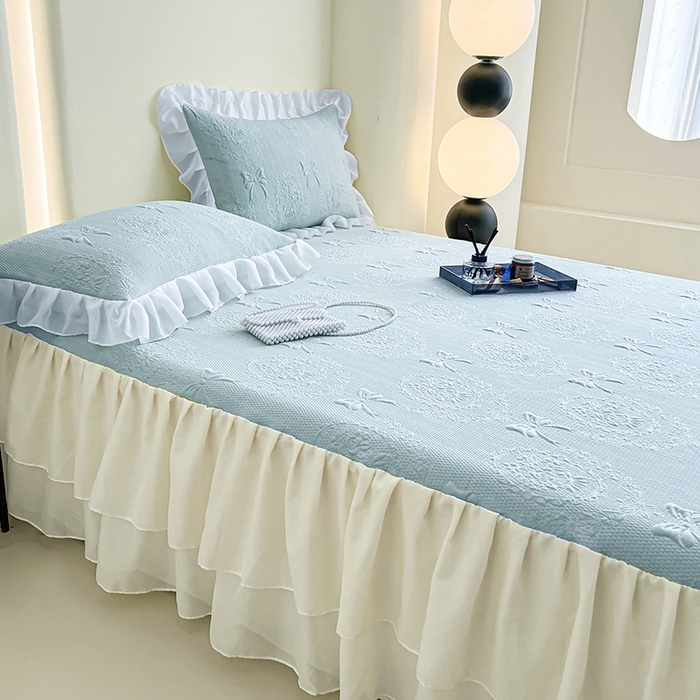 91家纺网 家纺一手货源 找家纺 佰亿莱 2026新款凉感豆豆提花床裙款凉席手捧花系列 手捧花蓝