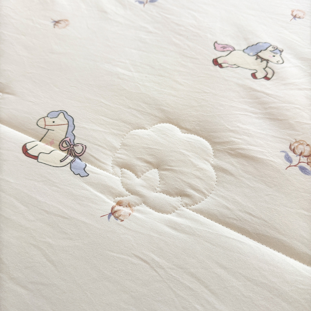 91家纺网 家纺一手货源 找家纺 西域种棉人·千百笠 2026新款A类印花手包边凌香新疆棉花夏被 凌香 马上发财