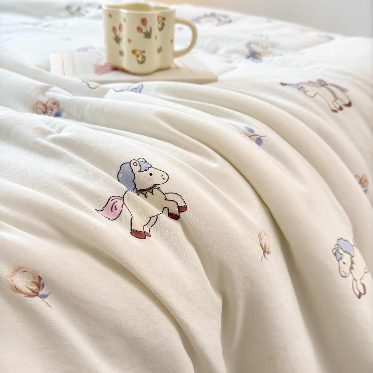 91家纺网 家纺一手货源 找家纺 西域种棉人·千百笠 2026新款A类印花手包边凌香新疆棉花夏被 凌香 马上发财