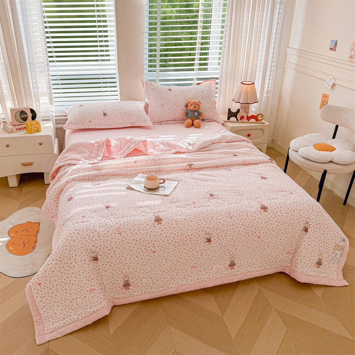 91家纺网 家纺一手货源 找家纺 西域种棉人·千百笠 2026新款A类新疆棉花夏凉被加宽包边水洗棉卡通印花吸湿透气棉花夏被空调被 云感花彩兔