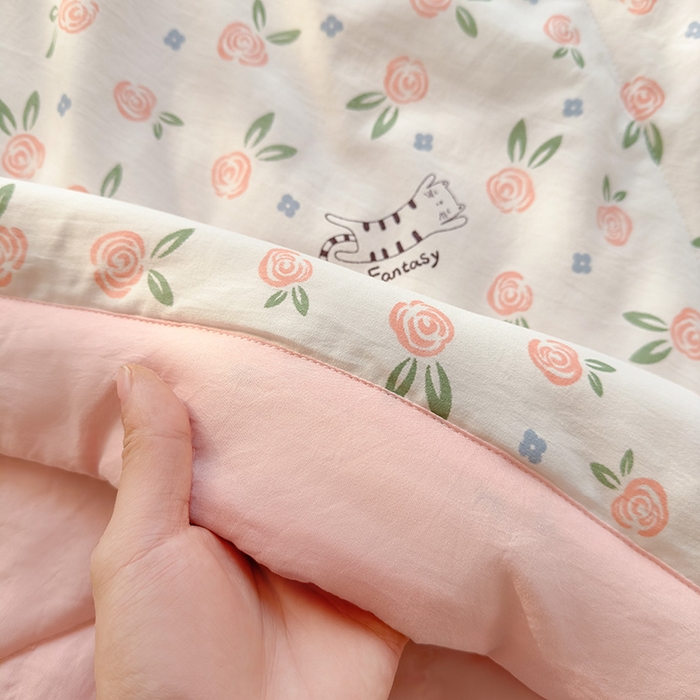 91家纺网 家纺一手货源 找家纺 西域种棉人·千百笠 2026新款A类印花手包边凌香新疆棉花夏被 凌香 花语