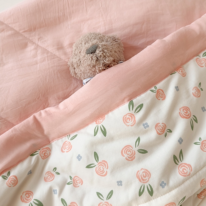 91家纺网 家纺一手货源 找家纺 西域种棉人·千百笠 2026新款A类印花手包边凌香新疆棉花夏被 凌香 花语