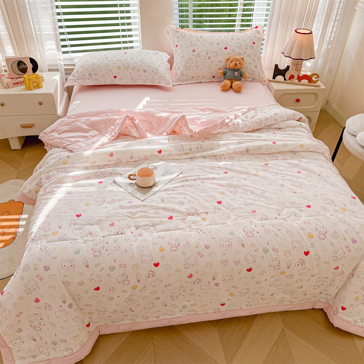 91家纺网 家纺一手货源 找家纺 西域种棉人·千百笠 2026新款A类新疆棉花夏凉被加宽包边水洗棉卡通印花吸湿透气棉花夏被空调被 云感萌仔