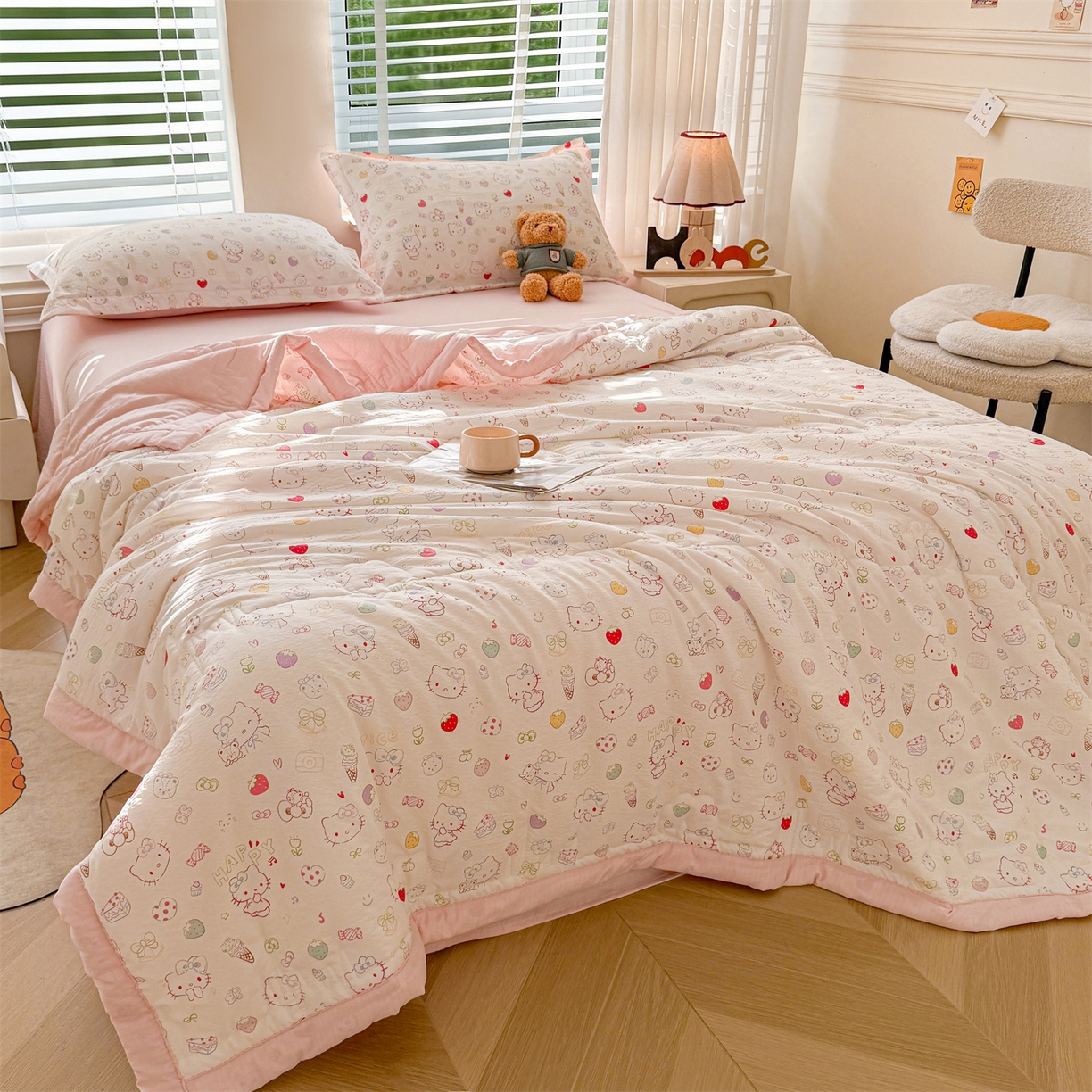 91家纺网 家纺一手货源 找家纺 西域种棉人·千百笠 2026新款A类新疆棉花夏凉被加宽包边水洗棉卡通印花吸湿透气棉花夏被空调被 云感萌仔