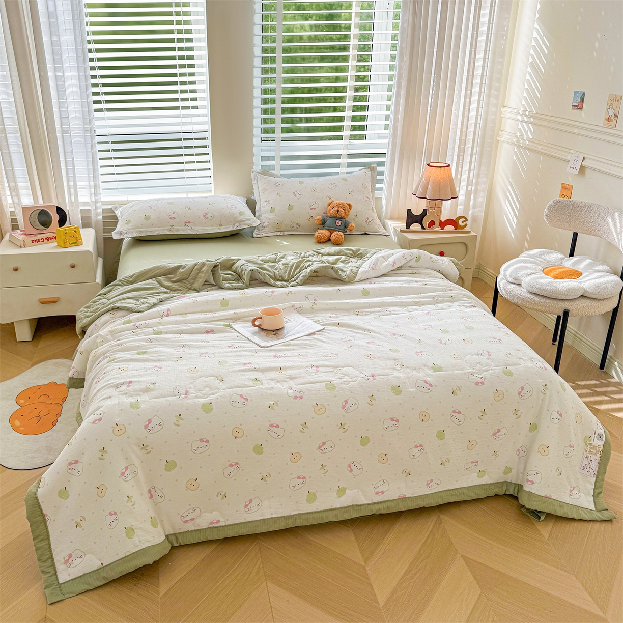 91家纺网 家纺一手货源 找家纺 西域种棉人·千百笠 2026新款A类新疆棉花夏凉被加宽包边水洗棉卡通印花吸湿透气棉花夏被空调被 云感奶芙猫