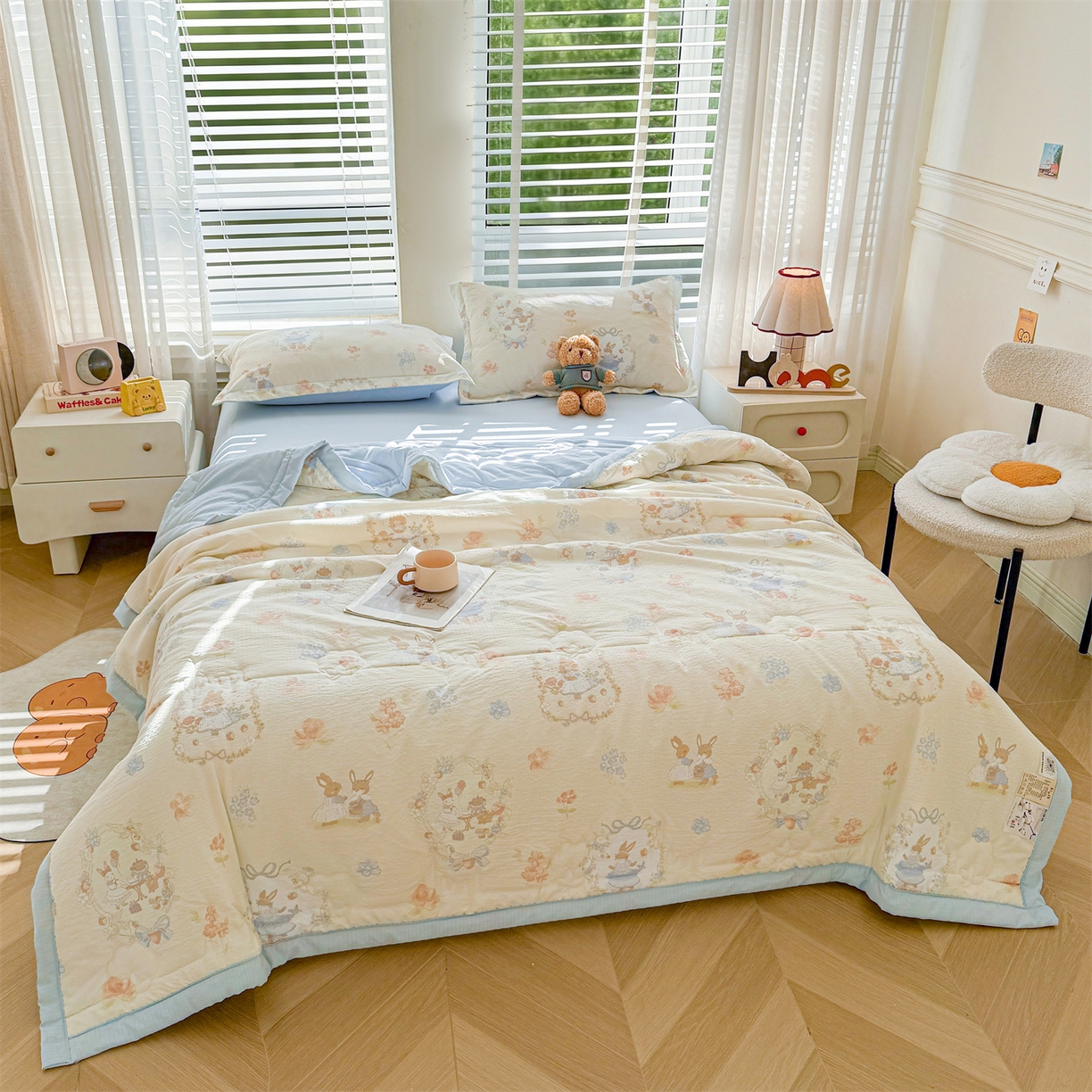 91家纺网 家纺一手货源 找家纺 西域种棉人·千百笠 2026新款A类新疆棉花夏凉被加宽包边水洗棉卡通印花吸湿透气棉花夏被空调被 云感派对