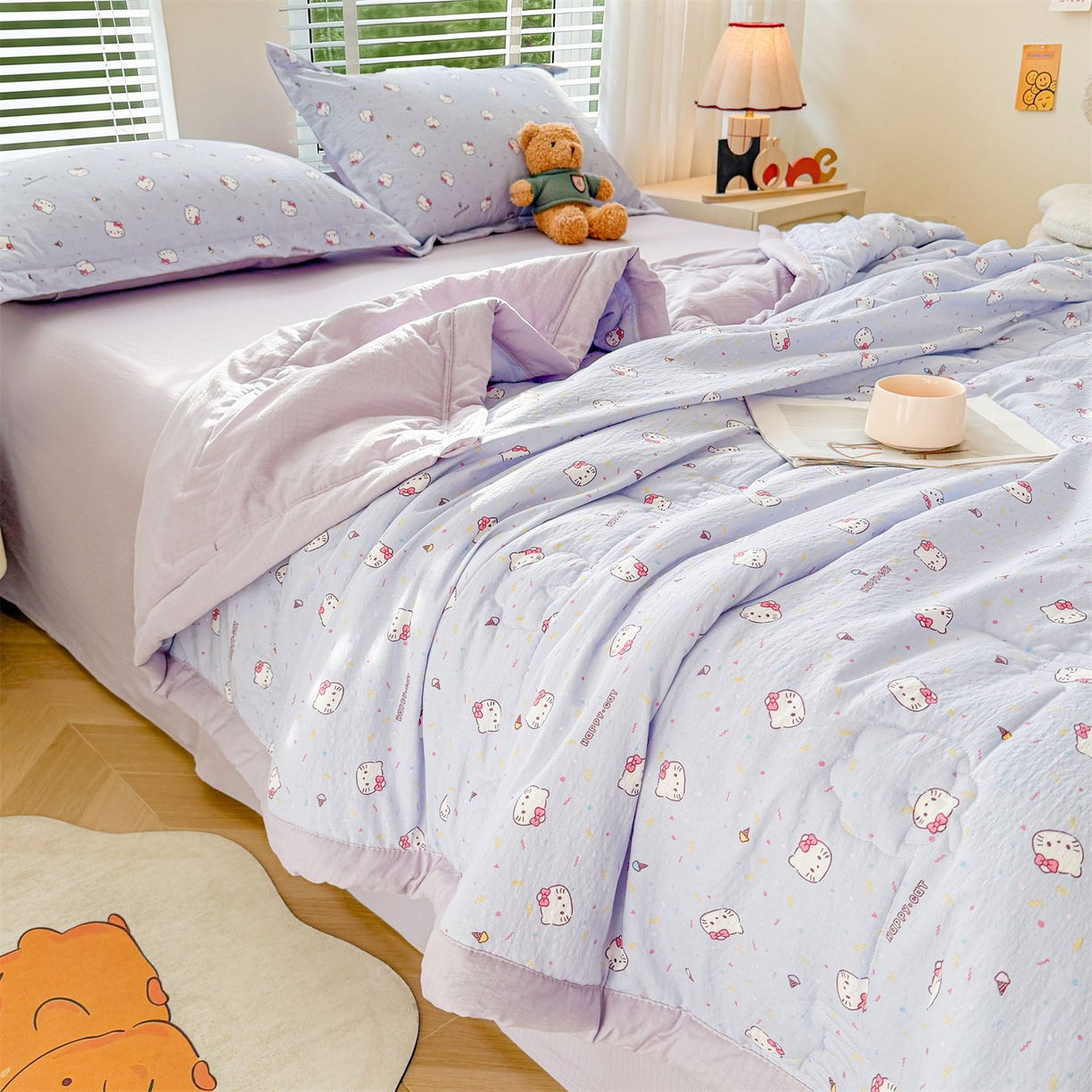 91家纺网 家纺一手货源 找家纺 西域种棉人·千百笠 2026新款A类新疆棉花夏凉被加宽包边水洗棉卡通印花吸湿透气棉花夏被空调被 云感瑞拉