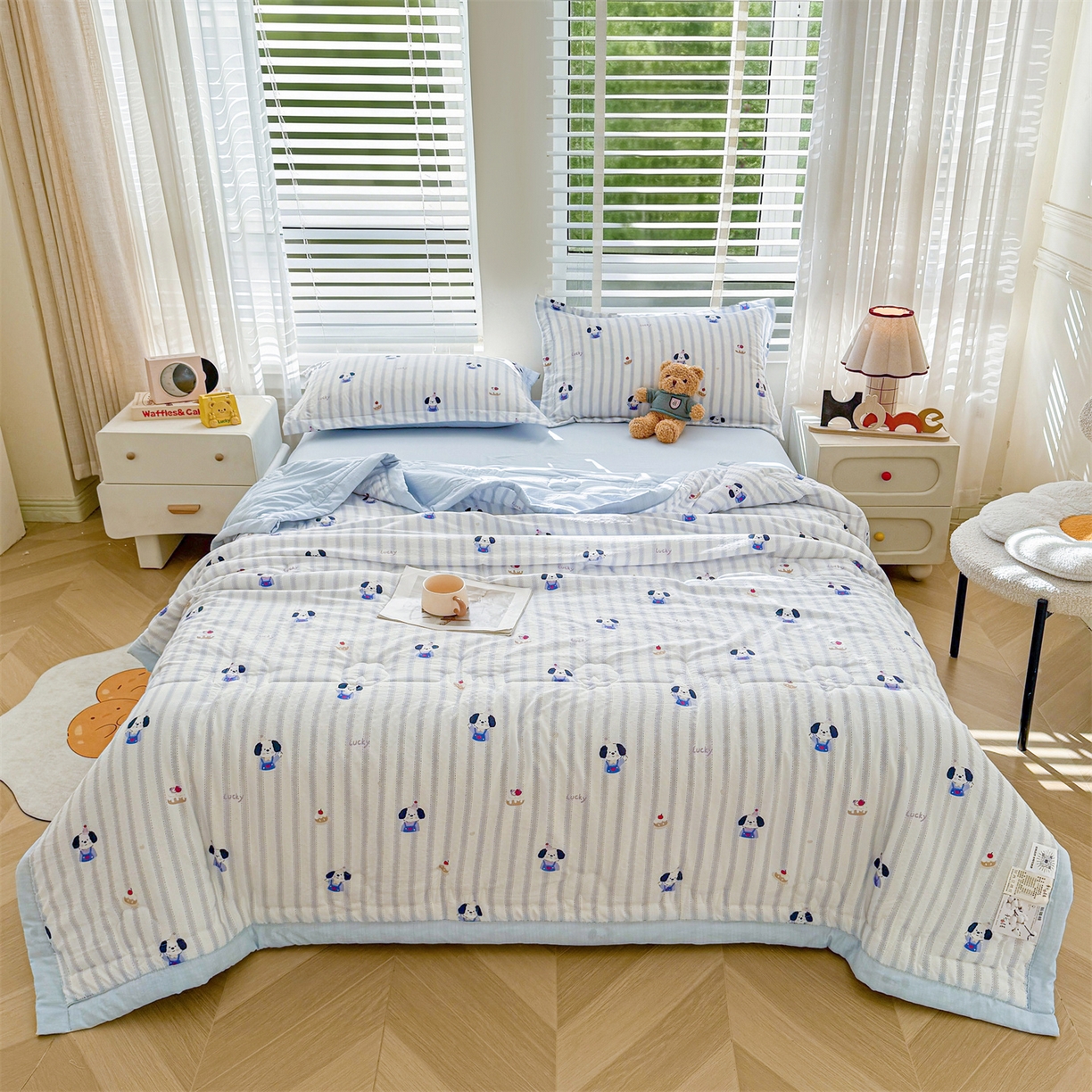 91家纺网 家纺一手货源 找家纺 西域种棉人·千百笠 2026新款A类新疆棉花夏凉被加宽包边水洗棉卡通印花吸湿透气棉花夏被空调被 云感生日狗