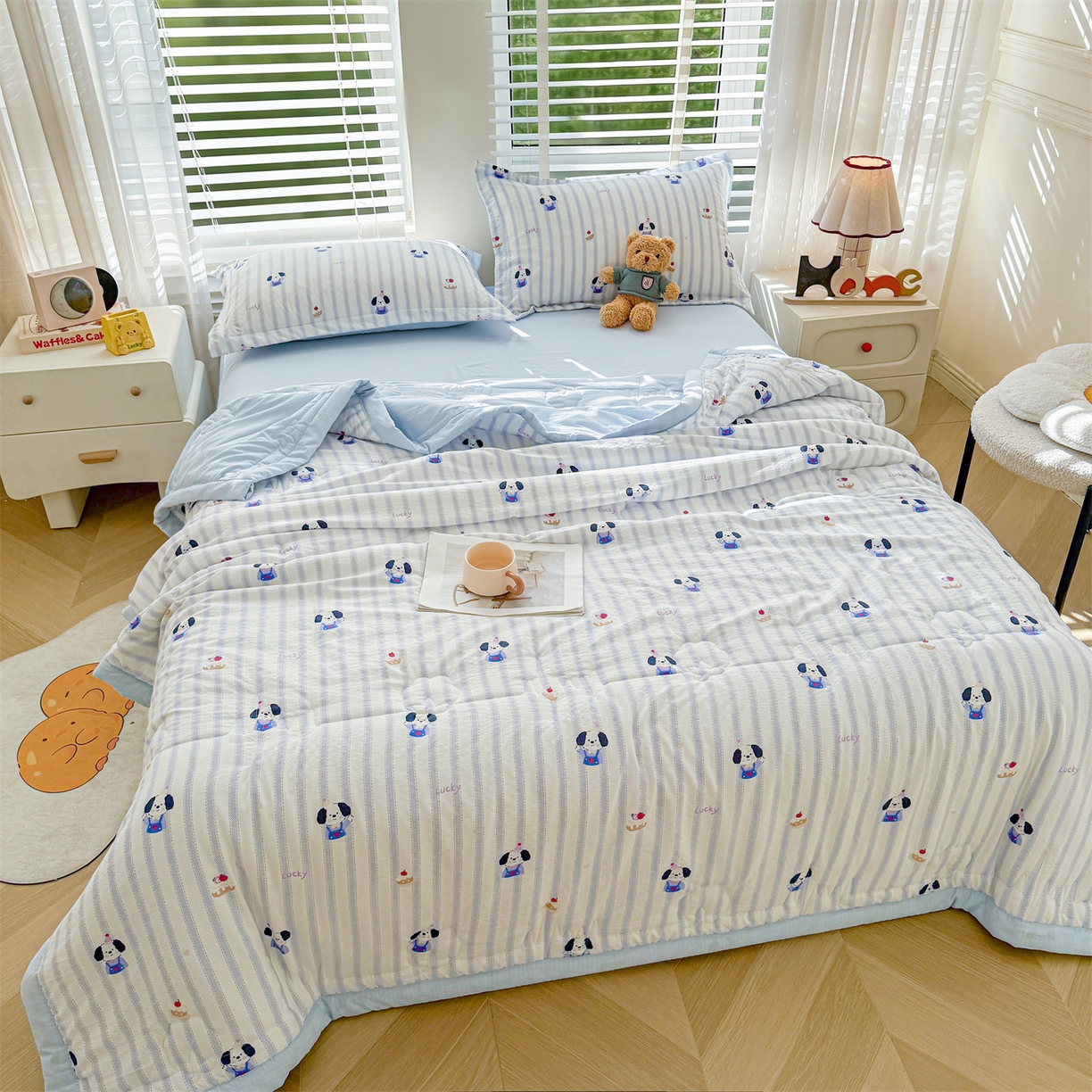 91家纺网 家纺一手货源 找家纺 西域种棉人·千百笠 2026新款A类新疆棉花夏凉被加宽包边水洗棉卡通印花吸湿透气棉花夏被空调被 云感生日狗