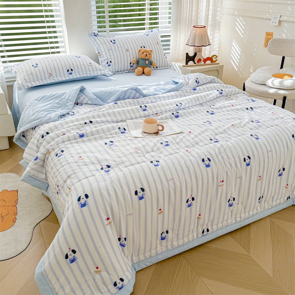 91家纺网 家纺一手货源 找家纺 西域种棉人·千百笠 2026新款A类新疆棉花夏凉被加宽包边水洗棉卡通印花吸湿透气棉花夏被空调被 云感生日狗