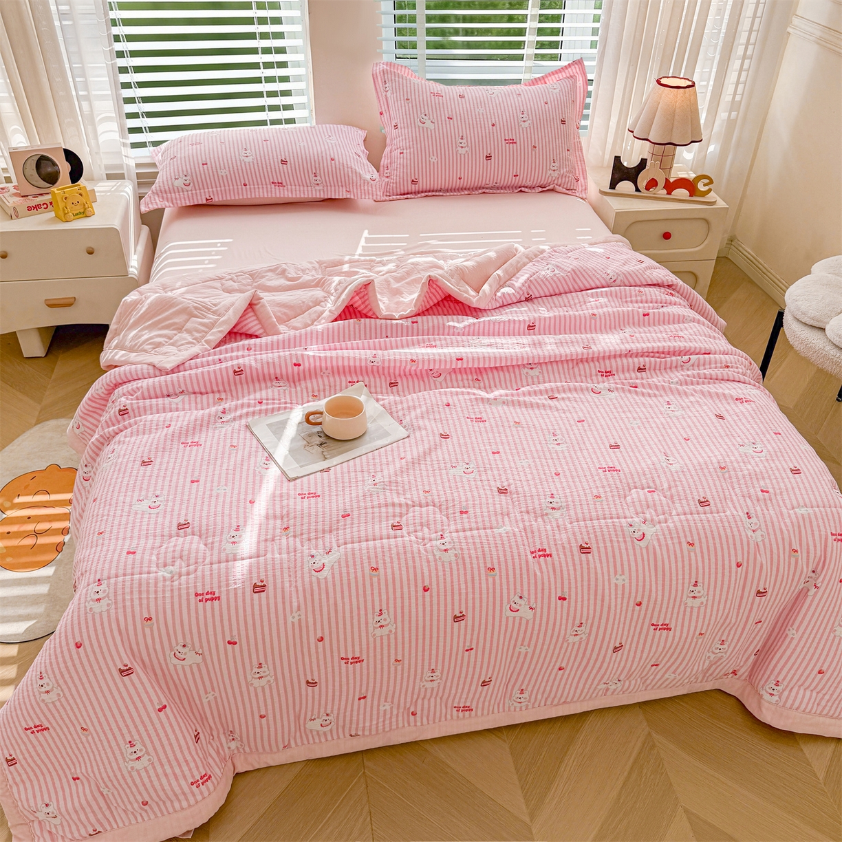 91家纺网 家纺一手货源 找家纺 西域种棉人·千百笠 2026新款A类新疆棉花夏凉被加宽包边水洗棉卡通印花吸湿透气棉花夏被空调被 云感生日派