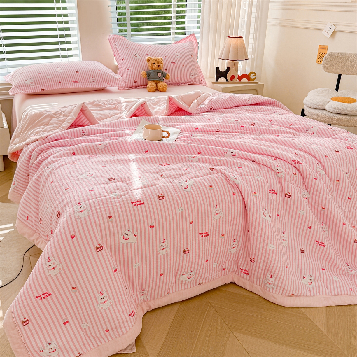 91家纺网 家纺一手货源 找家纺 西域种棉人·千百笠 2026新款A类新疆棉花夏凉被加宽包边水洗棉卡通印花吸湿透气棉花夏被空调被 云感生日派