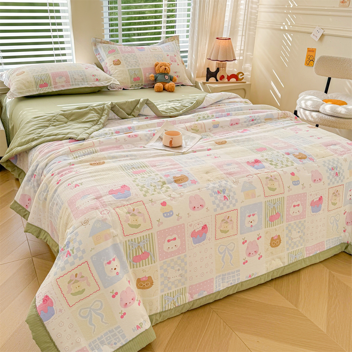 91家纺网 家纺一手货源 找家纺 西域种棉人·千百笠 2026新款A类新疆棉花夏凉被加宽包边水洗棉卡通印花吸湿透气棉花夏被空调被 云感甜品乐园