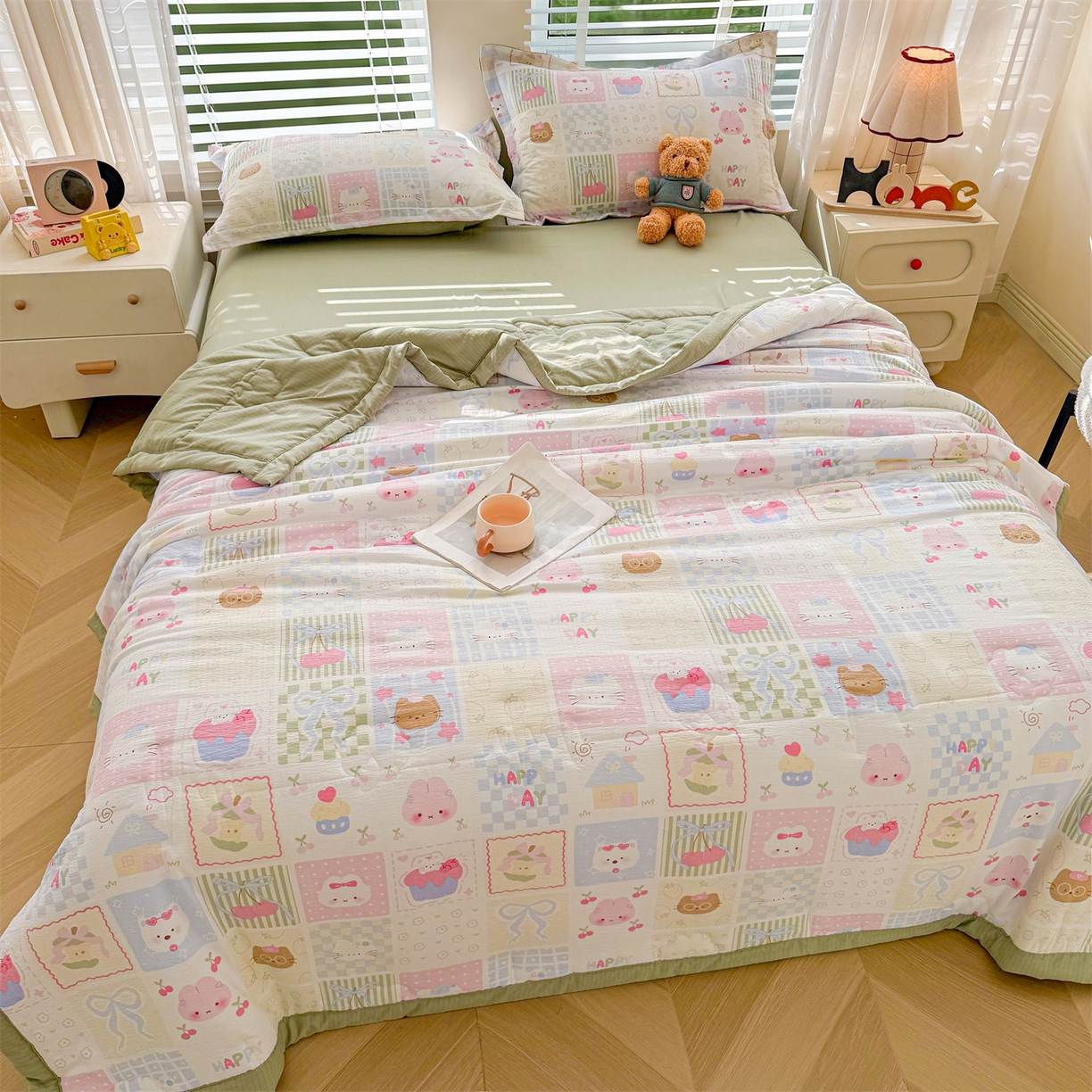 91家纺网 家纺一手货源 找家纺 西域种棉人·千百笠 2026新款A类新疆棉花夏凉被加宽包边水洗棉卡通印花吸湿透气棉花夏被空调被 云感甜品乐园