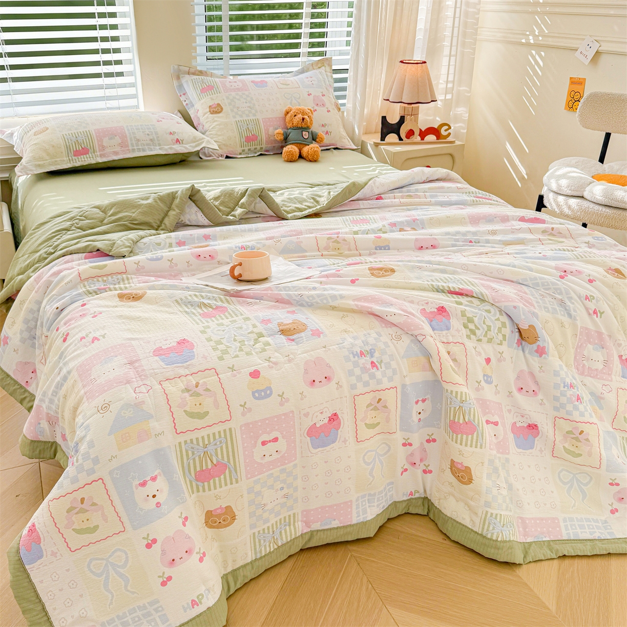 91家纺网 家纺一手货源 找家纺 西域种棉人·千百笠 2026新款A类新疆棉花夏凉被加宽包边水洗棉卡通印花吸湿透气棉花夏被空调被 云感甜品乐园