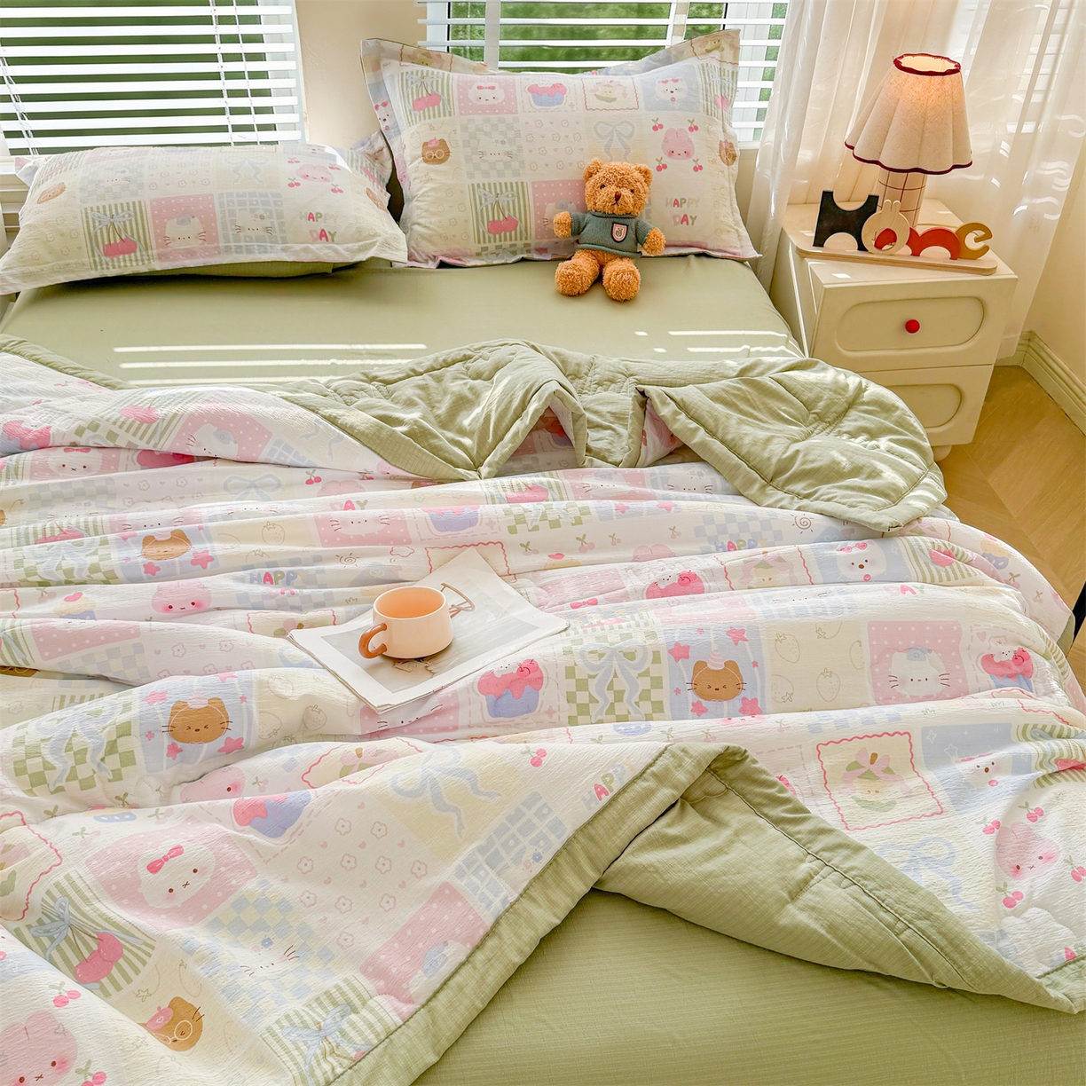 91家纺网 家纺一手货源 找家纺 西域种棉人·千百笠 2026新款A类新疆棉花夏凉被加宽包边水洗棉卡通印花吸湿透气棉花夏被空调被 云感甜品乐园