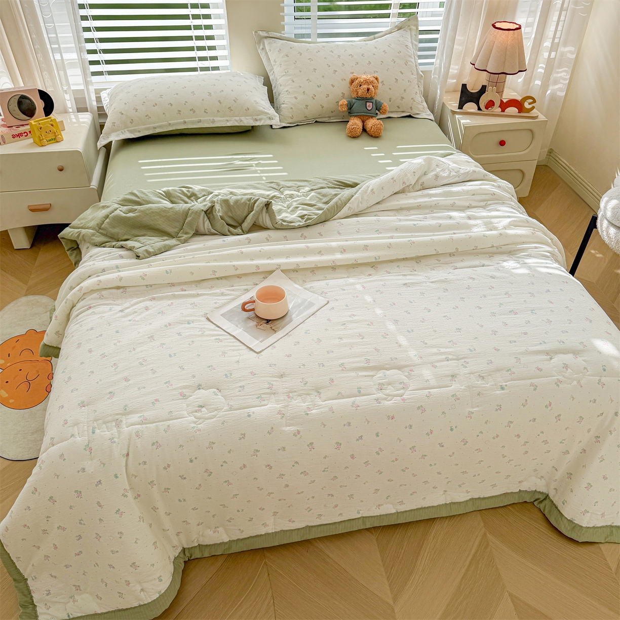 91家纺网 家纺一手货源 找家纺 西域种棉人·千百笠 2026新款A类新疆棉花夏凉被加宽包边水洗棉卡通印花吸湿透气棉花夏被空调被 云感小繁花