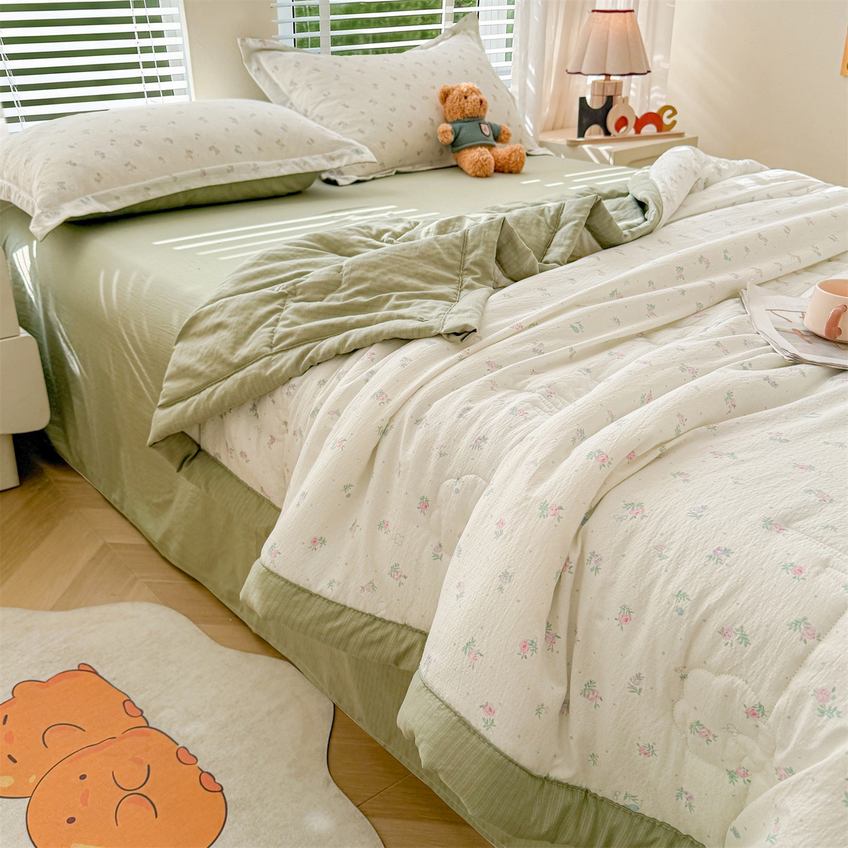 91家纺网 家纺一手货源 找家纺 西域种棉人·千百笠 2026新款A类新疆棉花夏凉被加宽包边水洗棉卡通印花吸湿透气棉花夏被空调被 云感小繁花