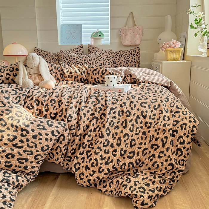 91家纺网 家纺一手货源 找家纺 九诺家纺 2026新款丝柔棉加厚小清新印花四件套-甜心 甜心-皇家豹纹