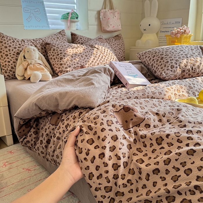 91家纺网 家纺一手货源 找家纺 九诺家纺 2026新款丝柔棉加厚小清新印花四件套-甜心 甜心-豹纹KT