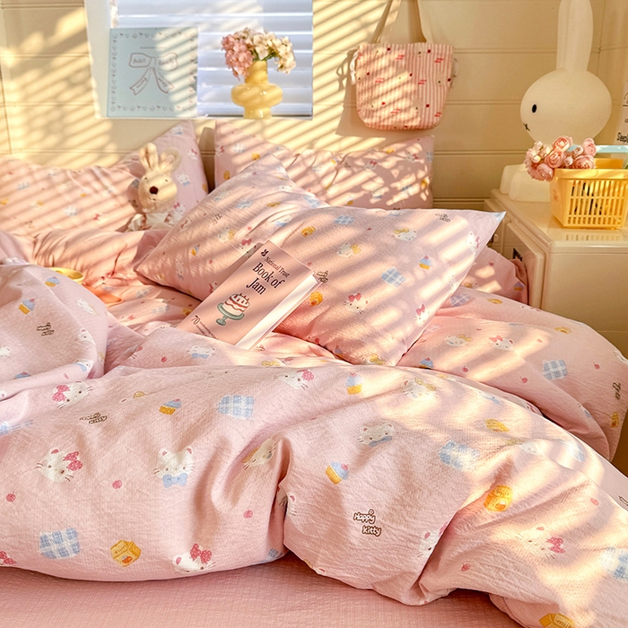 91家纺网 家纺一手货源 找家纺 九诺家纺 2026新款丝柔棉加厚小清新印花四件套-甜心 甜心-圣代甜猫粉