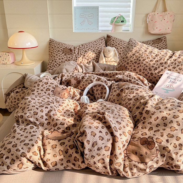 91家纺网 家纺一手货源 找家纺 九诺家纺 2026新款丝柔棉加厚小清新印花四件套-甜心 甜心-豹纹KT