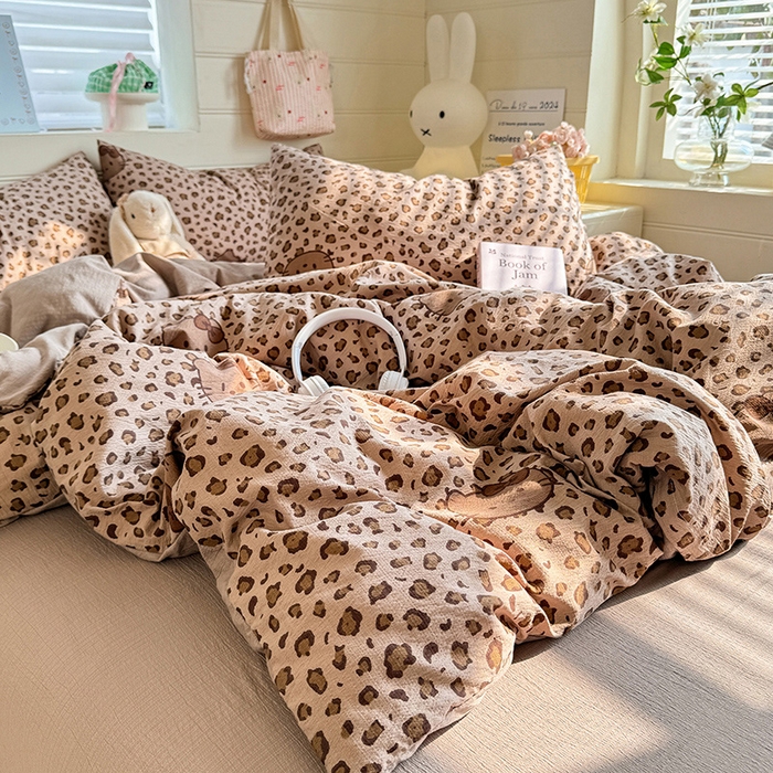 91家纺网 家纺一手货源 找家纺 九诺家纺 2026新款丝柔棉加厚小清新印花四件套-甜心 甜心-豹纹KT