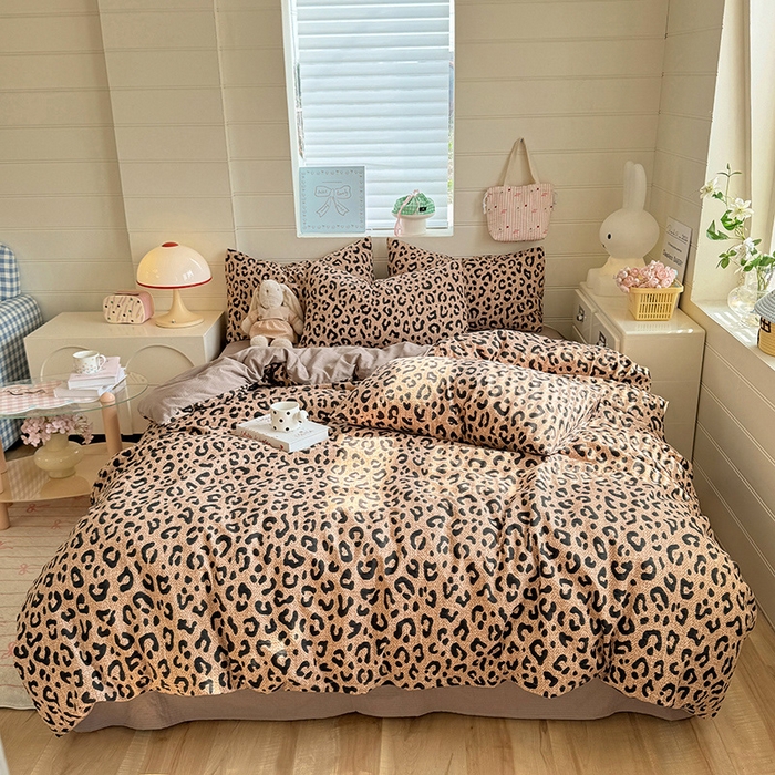 91家纺网 家纺一手货源 找家纺 九诺家纺 2026新款丝柔棉加厚小清新印花四件套-甜心 甜心-皇家豹纹