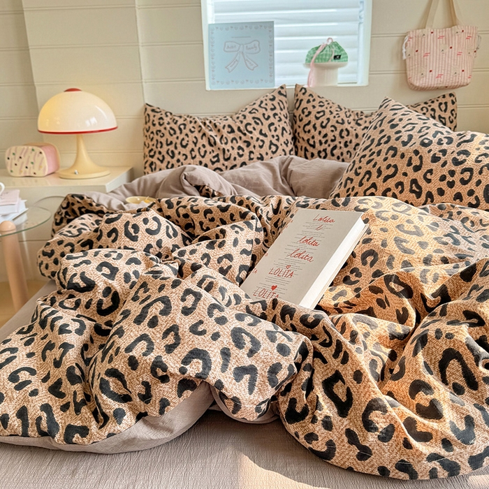 91家纺网 家纺一手货源 找家纺 九诺家纺 2026新款丝柔棉加厚小清新印花四件套-甜心 甜心-皇家豹纹