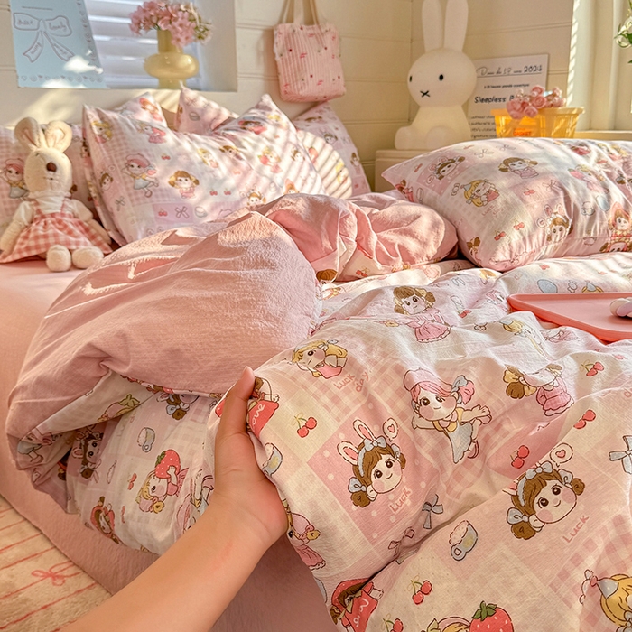 91家纺网 家纺一手货源 找家纺 九诺家纺 2026新款丝柔棉加厚小清新印花四件套-甜心 甜心-草莓女孩