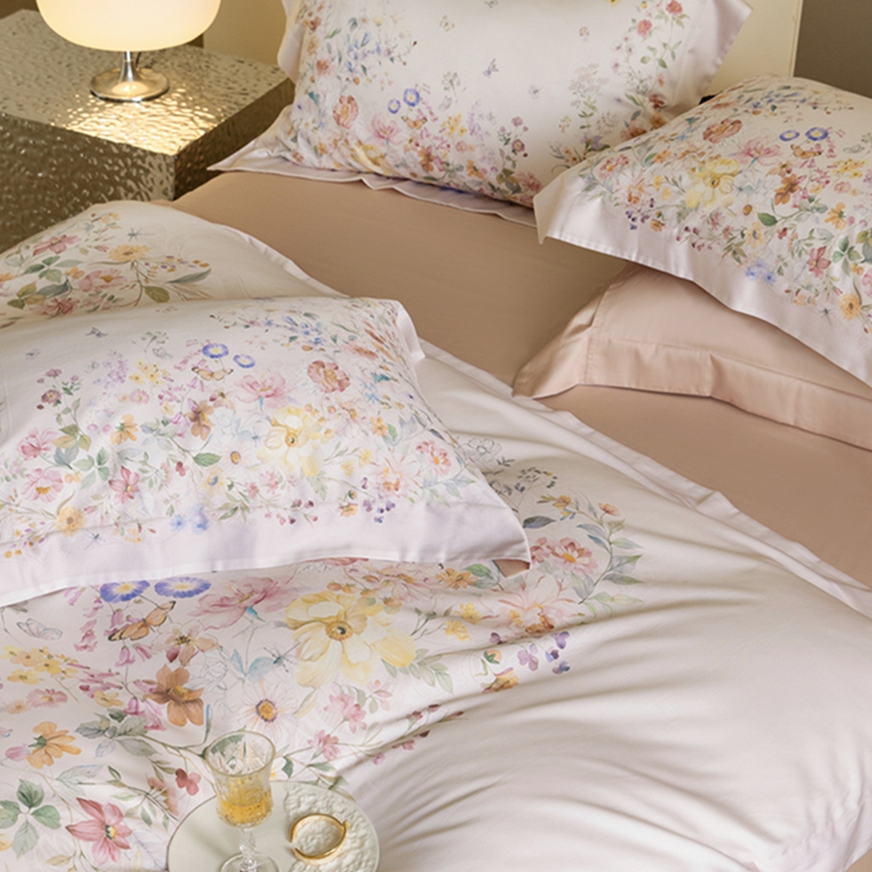 91家纺网 家纺一手货源 找家纺 时亿家居 2026新款大版莱赛尔天丝印花四件套 蓝姗园 粉