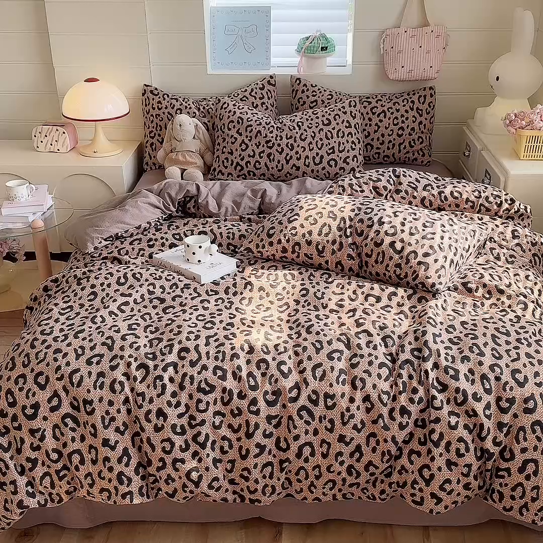 91家纺网 家纺一手货源 找家纺 九诺家纺 2026新款丝柔棉加厚小清新印花四件套-甜心 甜心-皇家豹纹