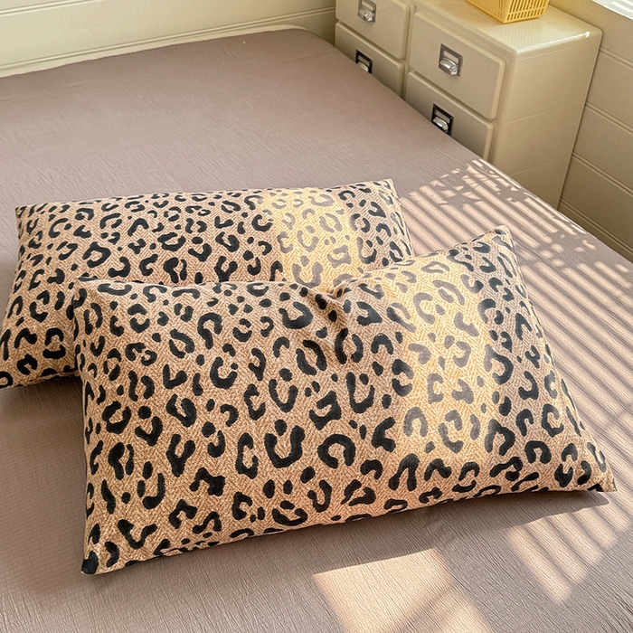 91家纺网 家纺一手货源 找家纺 九诺家纺 2026新款丝柔棉加厚小清新印花四件套-甜心 甜心-皇家豹纹