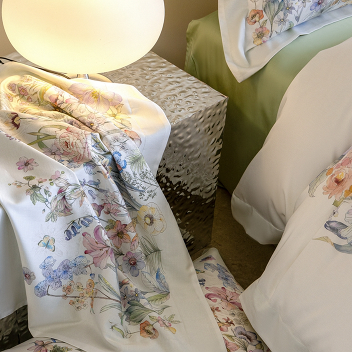 91家纺网 家纺一手货源 找家纺 时亿家居 2026新款大版莱赛尔天丝印花四件套 苏芸 玉