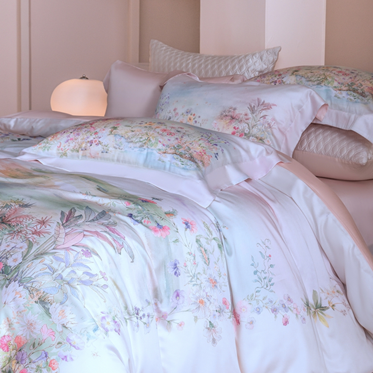 91家纺网 家纺一手货源 找家纺 时亿家居 2026新款大版莱赛尔天丝印花四件套 夏怡花园 粉绿