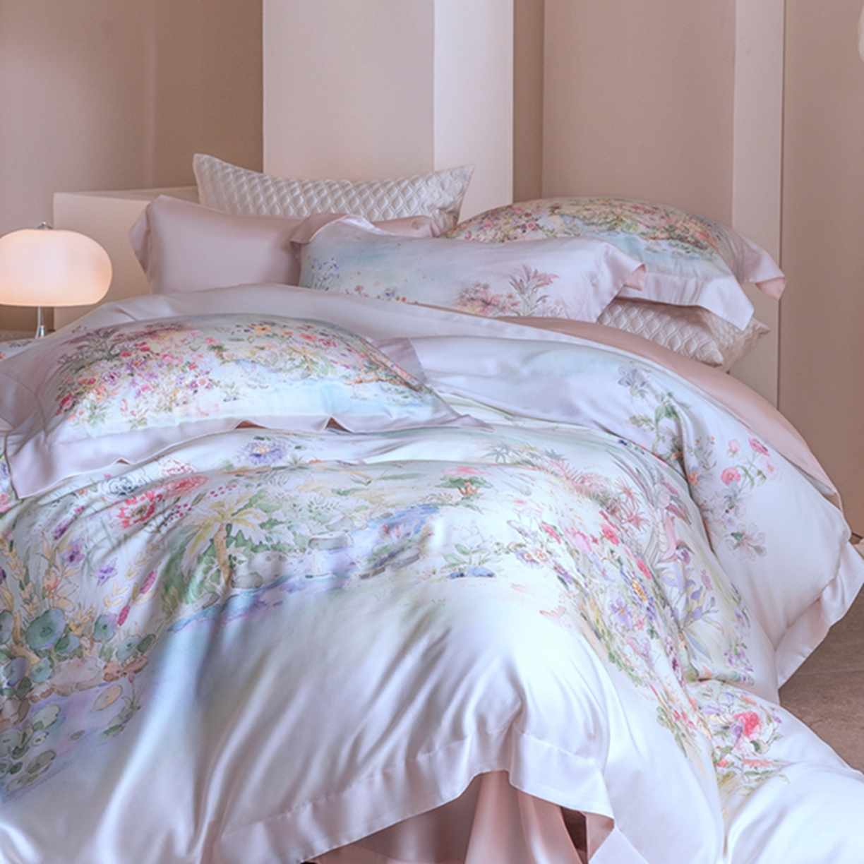 91家纺网 家纺一手货源 找家纺 时亿家居 2026新款大版莱赛尔天丝印花四件套 夏怡花园 粉绿