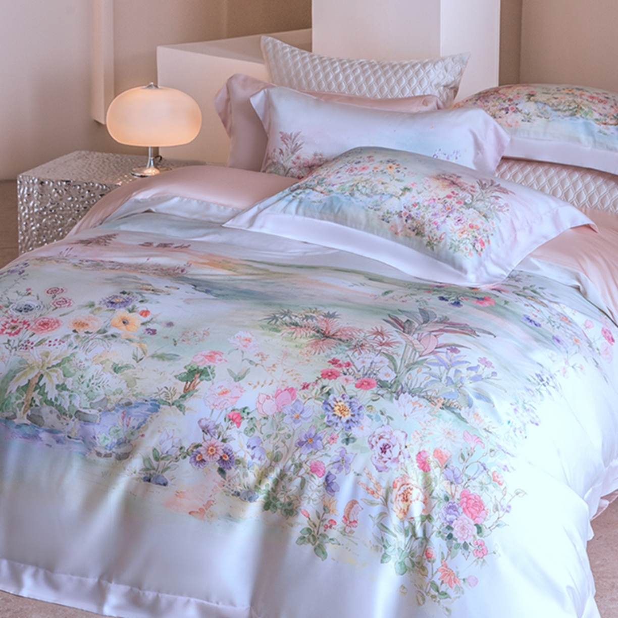 91家纺网 家纺一手货源 找家纺 时亿家居 2026新款大版莱赛尔天丝印花四件套 夏怡花园 粉绿